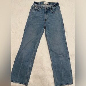 Abercrombie & Fitch The 90s Relaxed Jean High Rise 2s